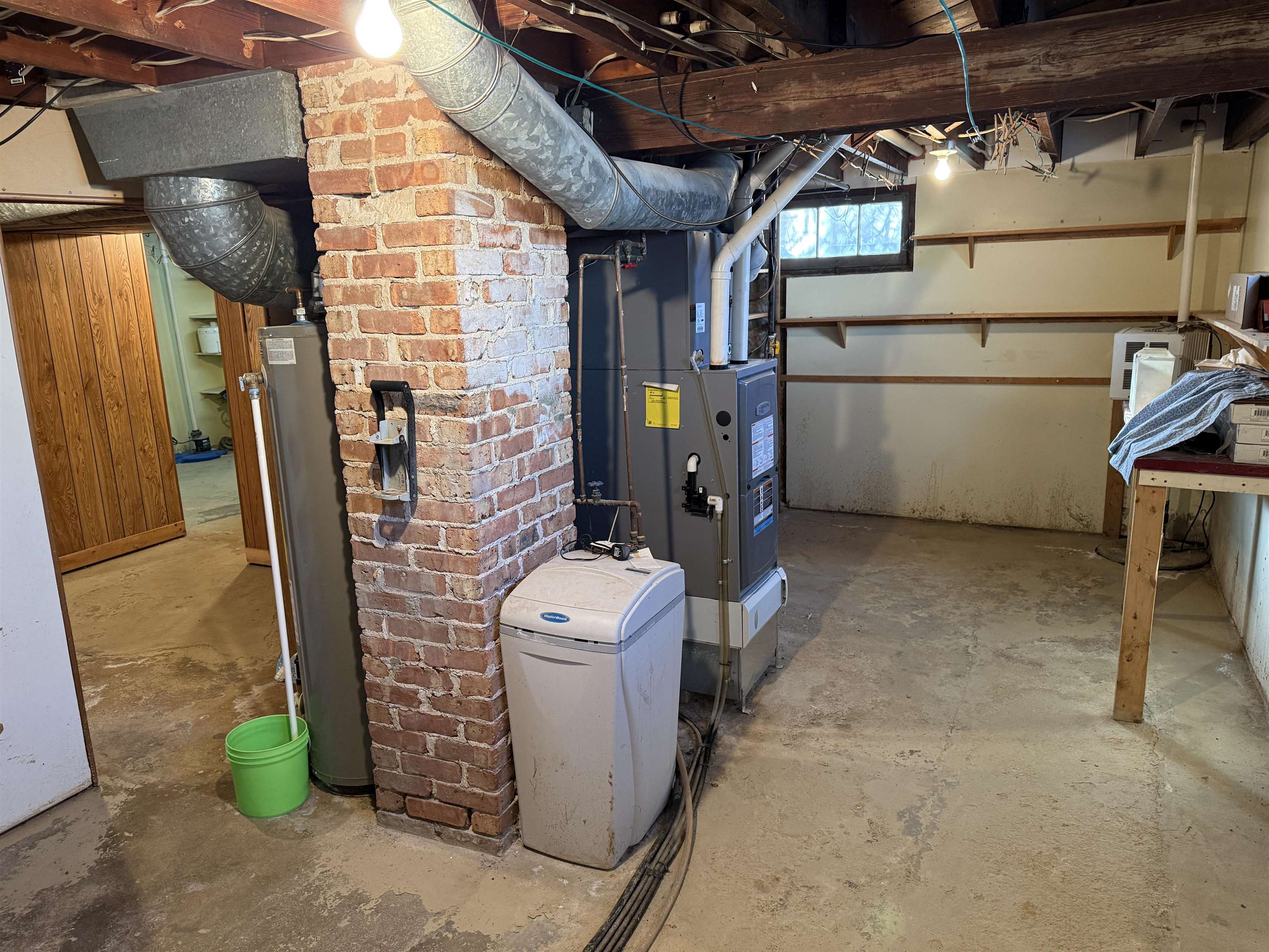 44 North Sunset Avenue Freeport, IL 61032 - Photo 15 of 23 a utility room with dryer and washer