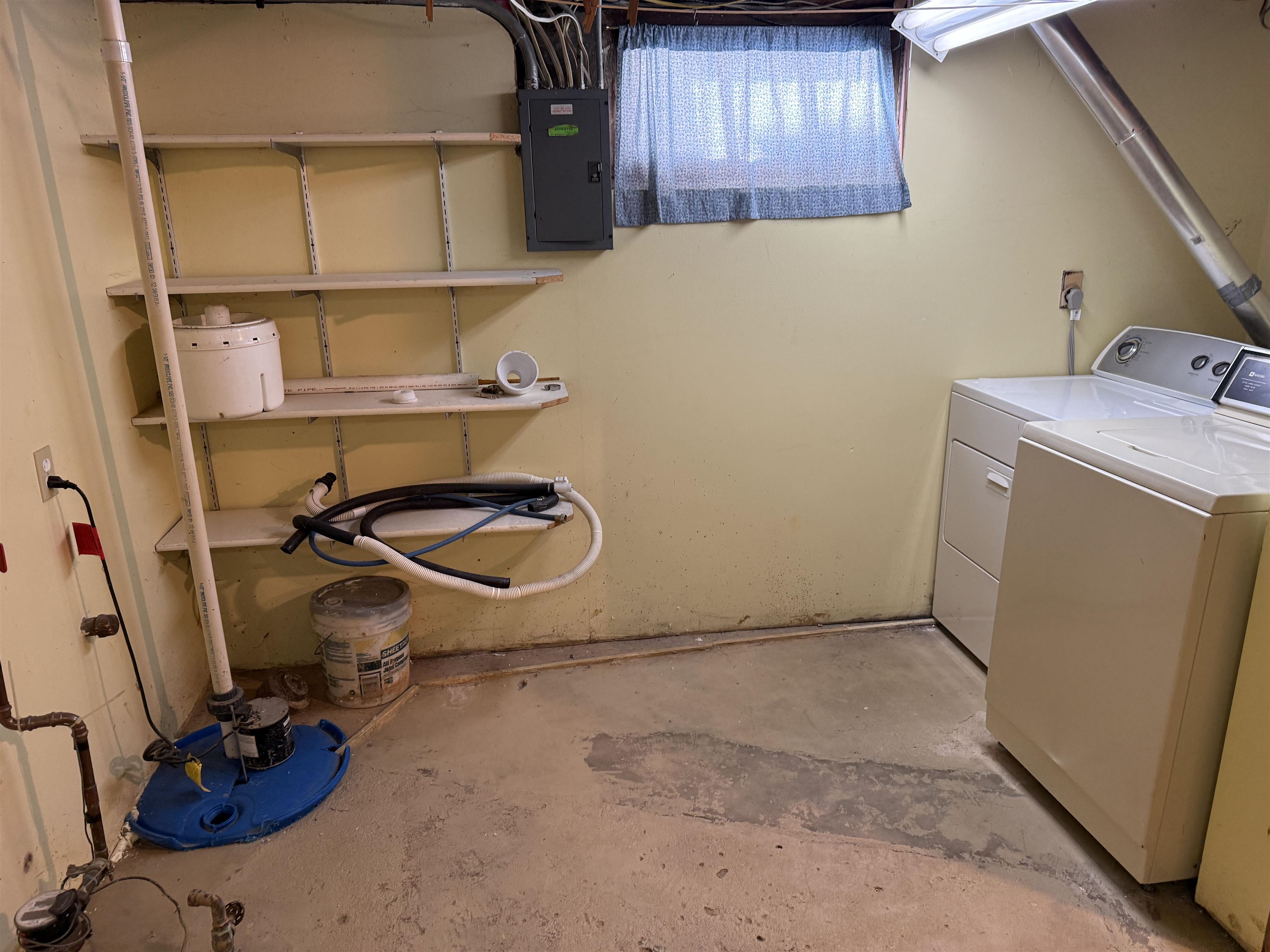 44 North Sunset Avenue Freeport, IL 61032 - Photo 19 of 23 a room with storage and utility