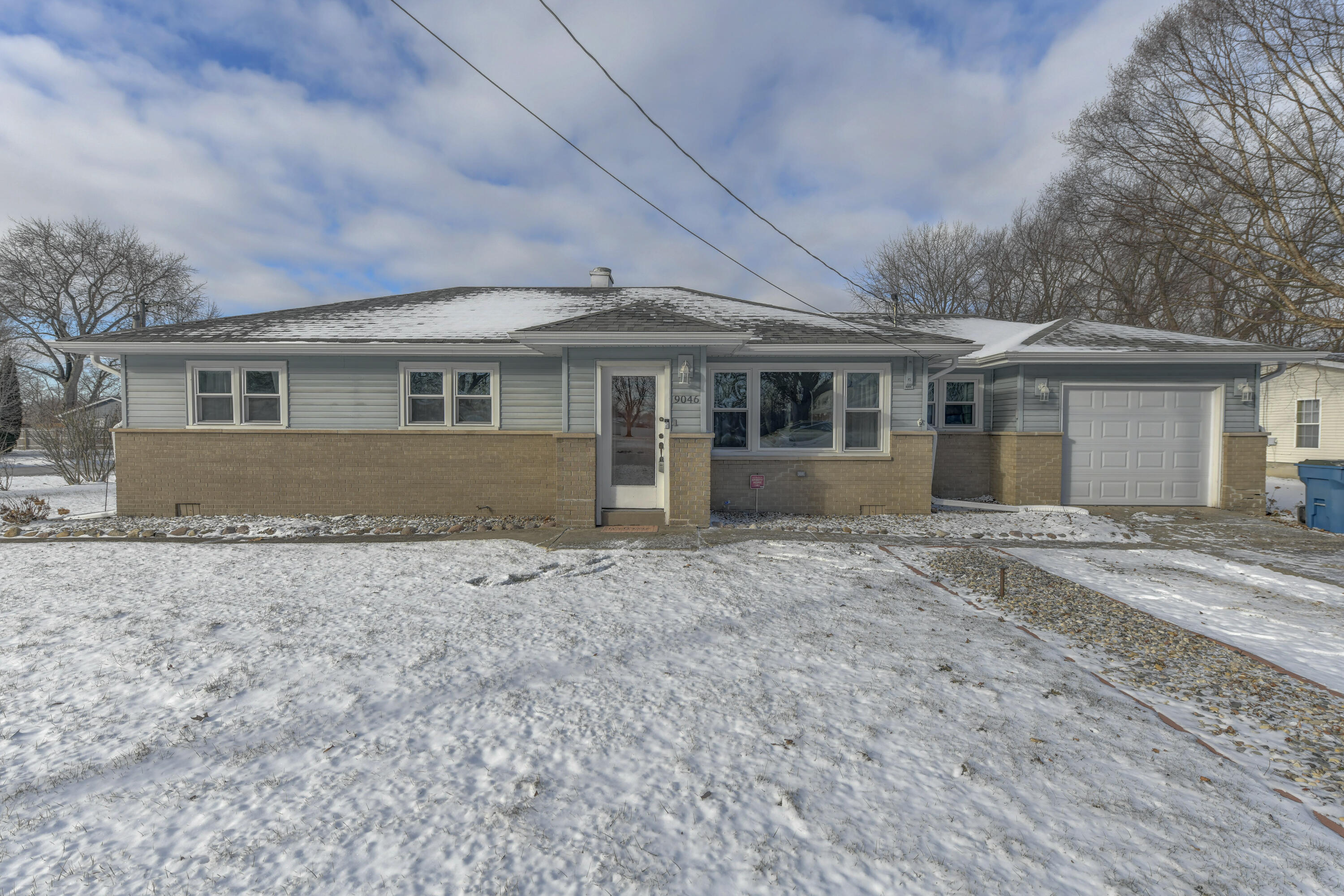 9046 Kleinman Road Highland, IN 46322 - Photo 1 of 20 front view of house with a yard