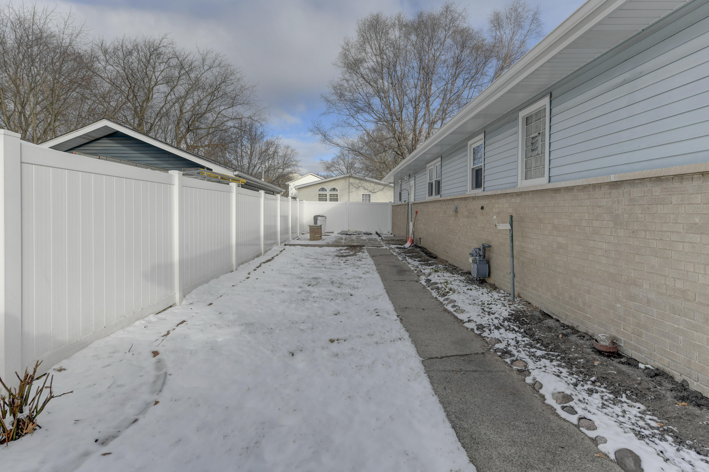 9046 Kleinman Road Highland, IN 46322 - Photo 20 of 20 a view of a backyard