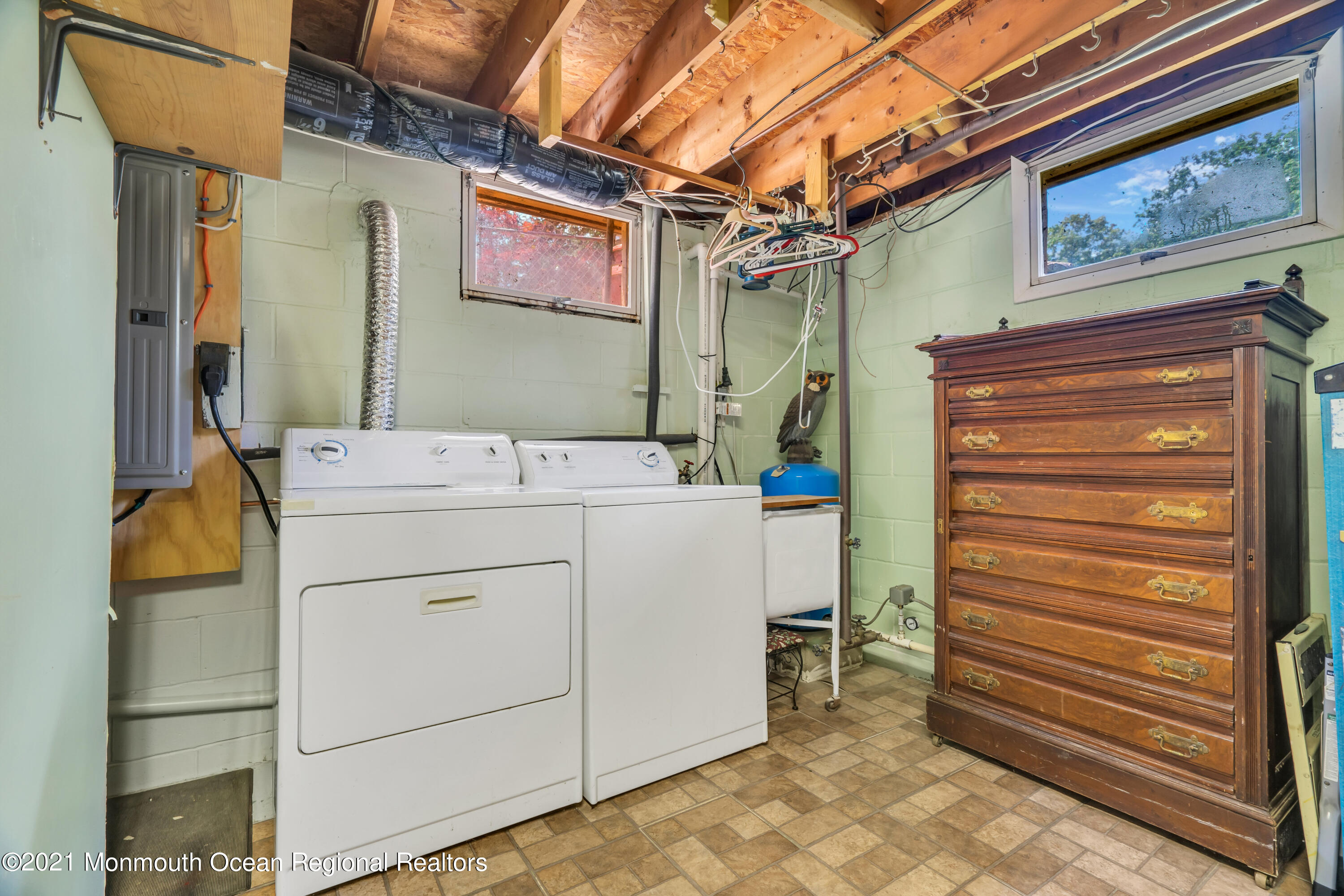 447 Leming Road Jackson, NJ 08527 - Photo 39 of 71 a utility room with dryer and washer