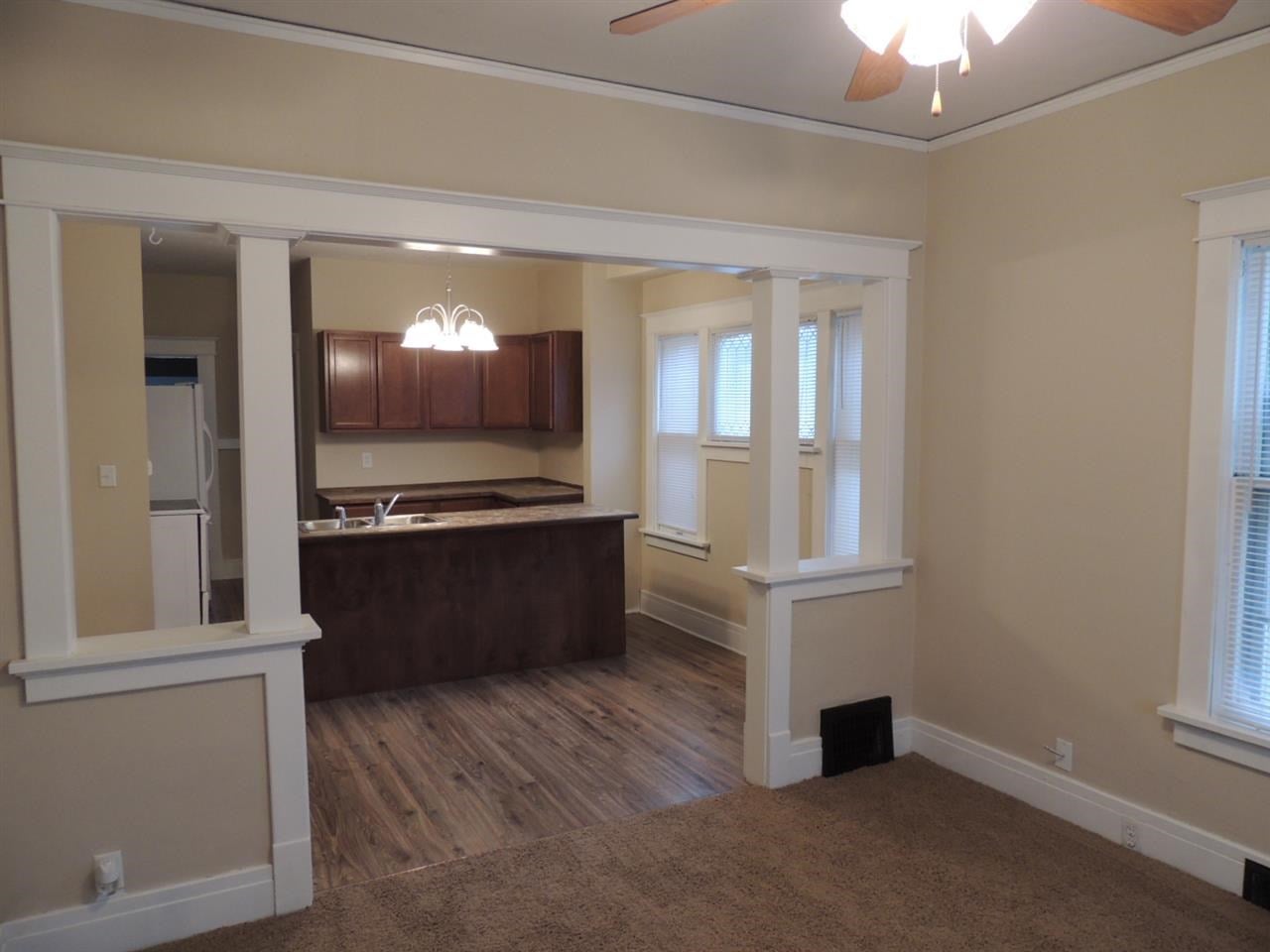 1018 Center Point Road Northeast Cedar Rapids, IA 52402 - Photo 3 of 24 Gallery Image 3