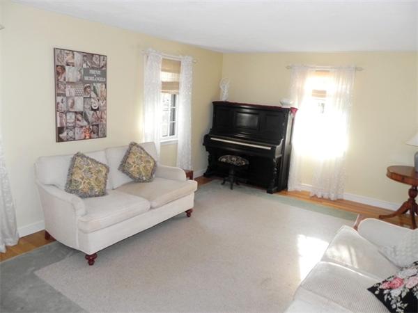 36 Woodlock Road Hingham, MA 02043 - Photo 11 of 30 Gallery Image 11