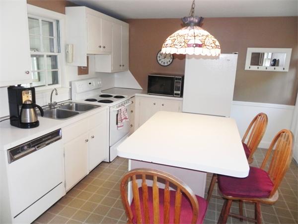 36 Woodlock Road Hingham, MA 02043 - Photo 3 of 30 Gallery Image 3