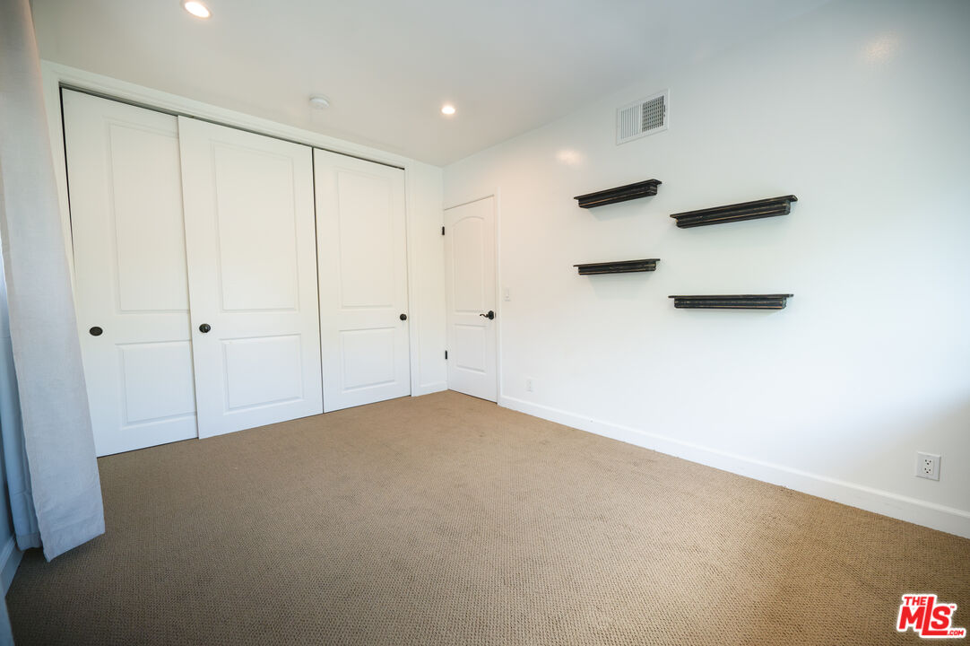 503 North Greencraig Road Los Angeles, CA 90049 - Photo 28 of 59 a view of an empty room