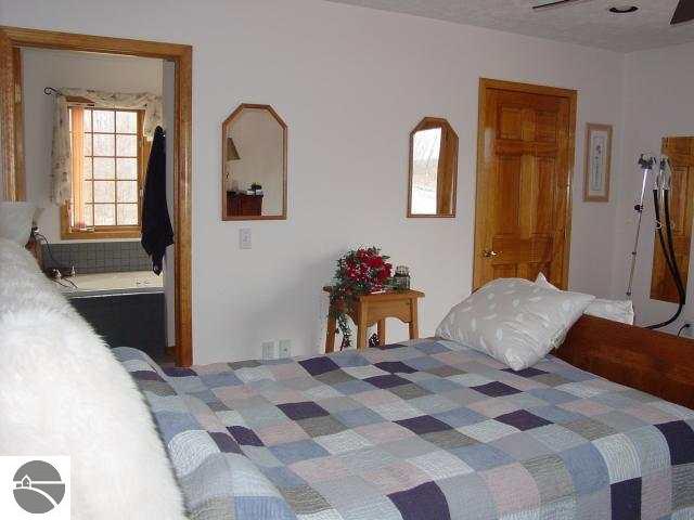 10025 South Maple City Road Maple City, MI 49664 - Photo 10 of 15 1701540-9.JPG