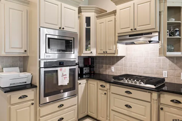 $415,000 | 618 Huntwick Lane, Tyler, TX 75703