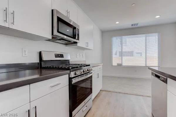 $2,295 | 70 Harrison Rose Court, Las Vegas, NV 89110