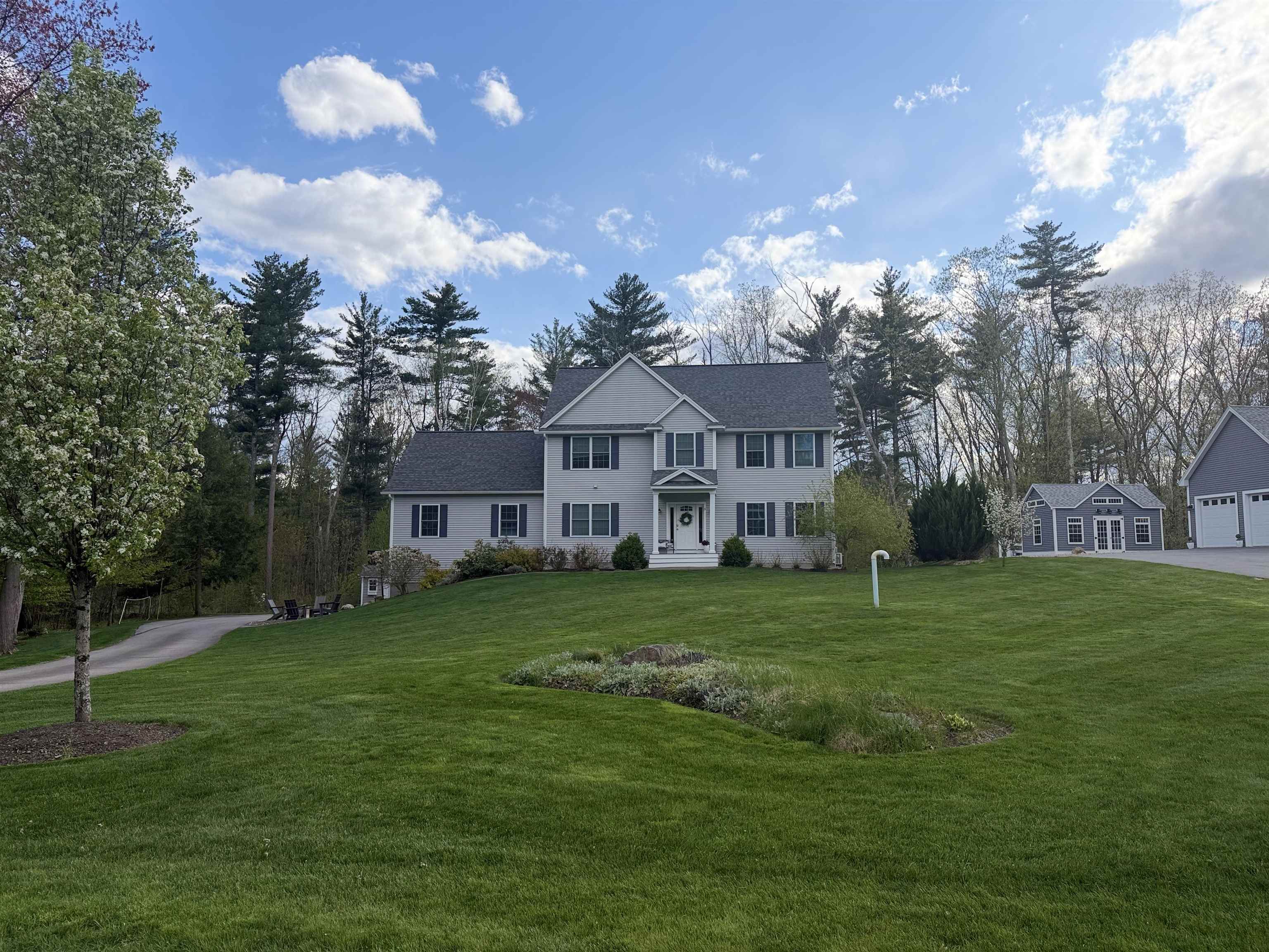 3 Hummingbird Lane Salem, NH 03079 - Photo 1 of 57