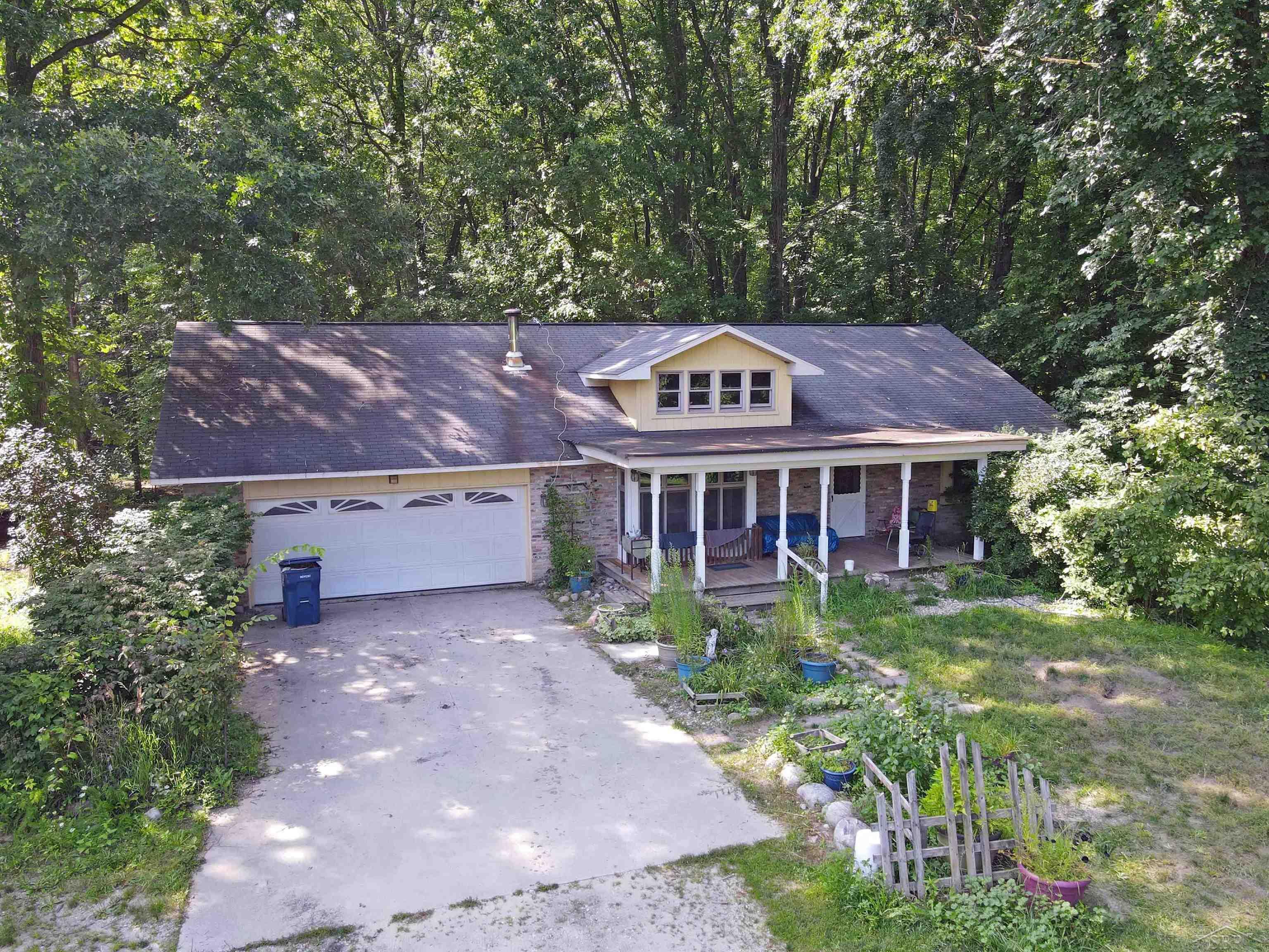 3724 South Fordney Road Hemlock, MI 48626 - Photo 13 of 36 50120381-12.JPG