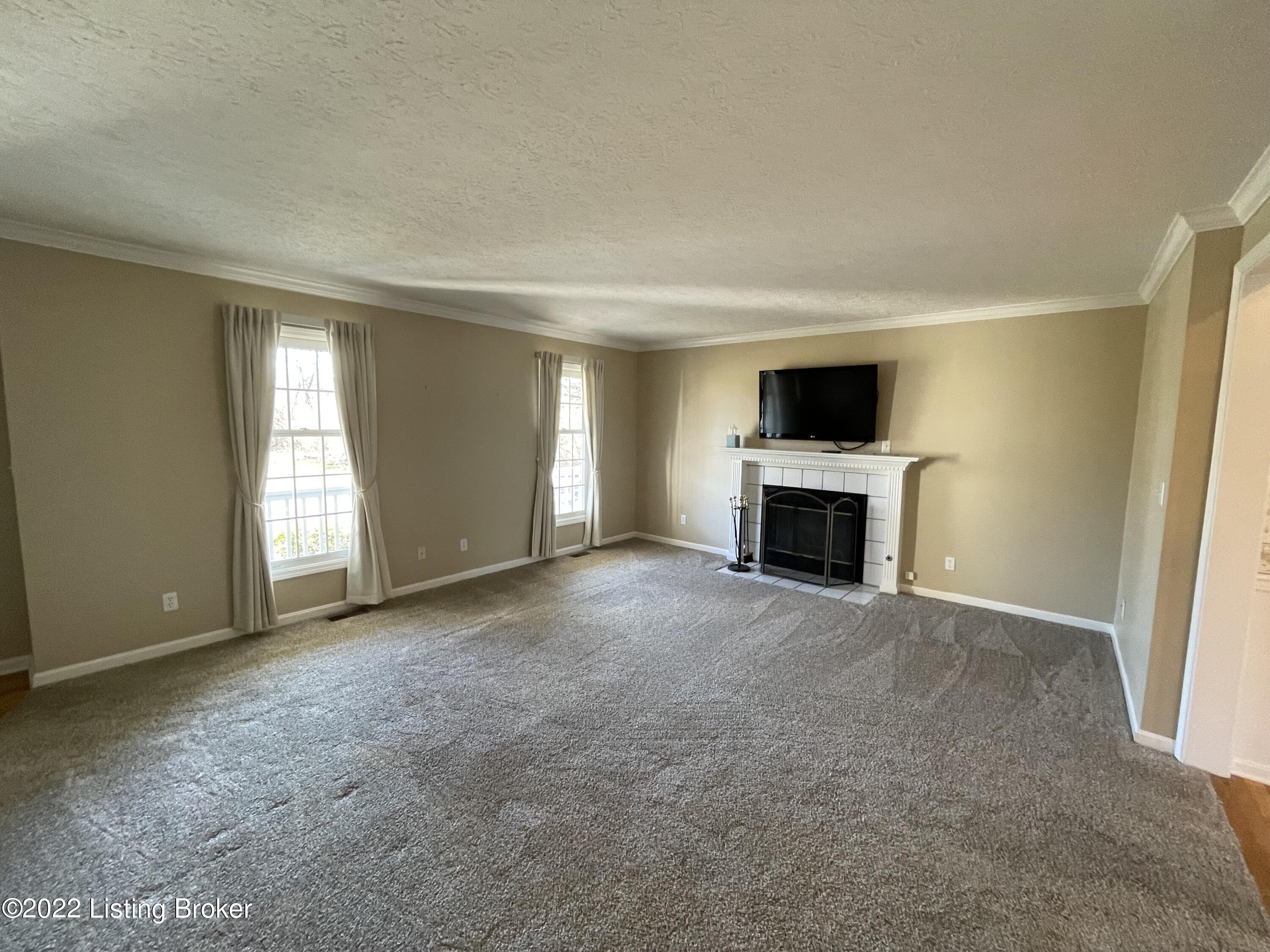 6023 Cooper Chapel Road Louisville, KY 40229 - Photo 3 of 22 IMG-6084
