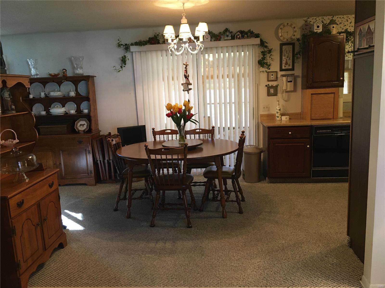 189 Willowood Road Litchfield, IL 62056 - Photo 13 of 23 Gallery Image 13