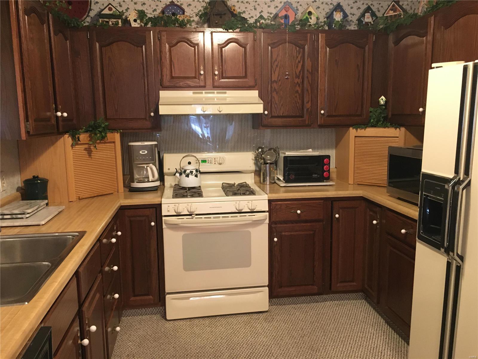 189 Willowood Road Litchfield, IL 62056 - Photo 14 of 23 Gallery Image 14