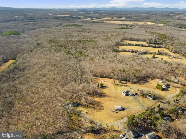 $899,999 | 5823 Sumerduck Road, Remington, VA 22734