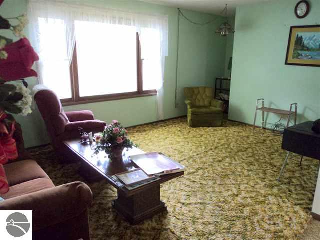 3671 Weber Road Traverse City, MI 49696 - Photo 6 of 25 1739181-5.JPG