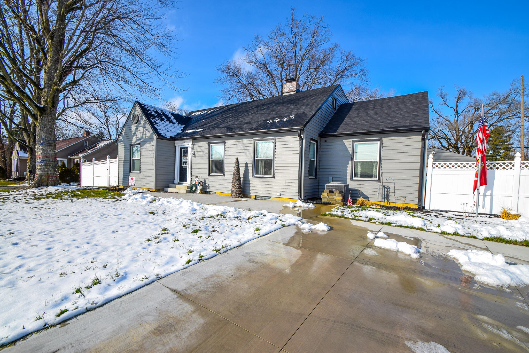 736 East Home Road Springfield, OH 45503 - Photo 1 of 52