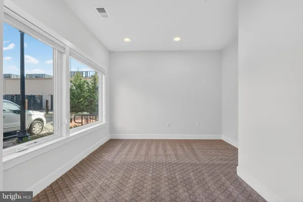 $950,000 | 402 Stabler Lane, Alexandria, VA 22304