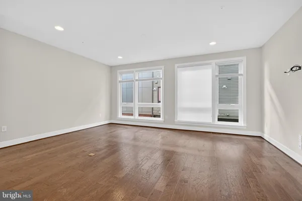 $950,000 | 402 Stabler Lane, Alexandria, VA 22304
