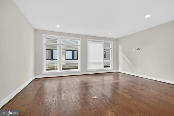 $950,000 | 402 Stabler Lane, Alexandria, VA 22304