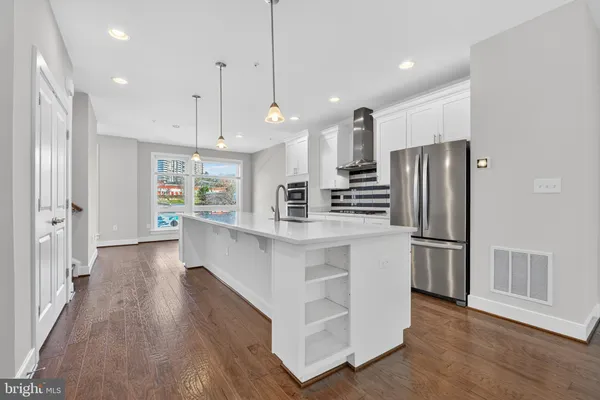 $950,000 | 402 Stabler Lane, Alexandria, VA 22304