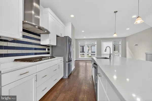 $950,000 | 402 Stabler Lane, Alexandria, VA 22304