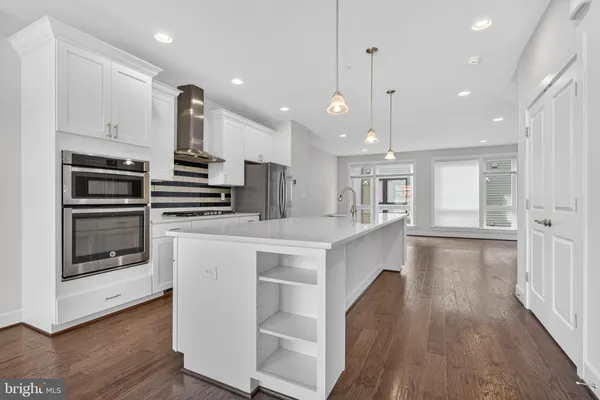 $950,000 | 402 Stabler Lane, Alexandria, VA 22304