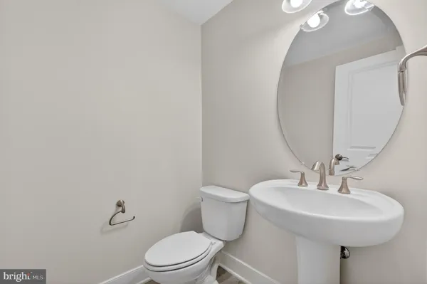 $950,000 | 402 Stabler Lane, Alexandria, VA 22304