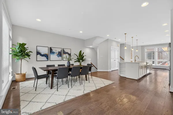 $950,000 | 402 Stabler Lane, Alexandria, VA 22304