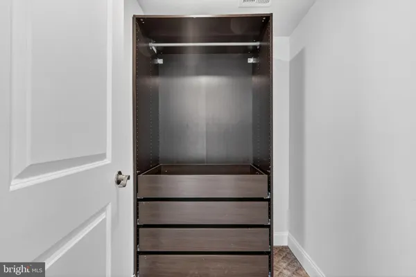 $950,000 | 402 Stabler Lane, Alexandria, VA 22304