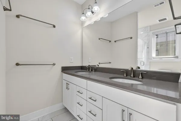 $950,000 | 402 Stabler Lane, Alexandria, VA 22304