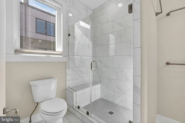 $950,000 | 402 Stabler Lane, Alexandria, VA 22304