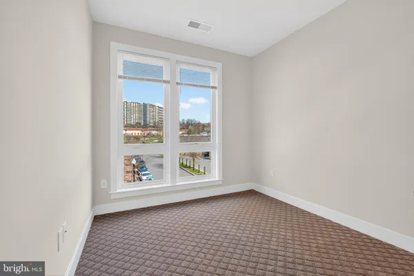 $950,000 | 402 Stabler Lane, Alexandria, VA 22304