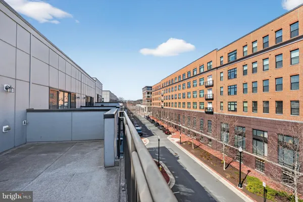 $950,000 | 402 Stabler Lane, Alexandria, VA 22304