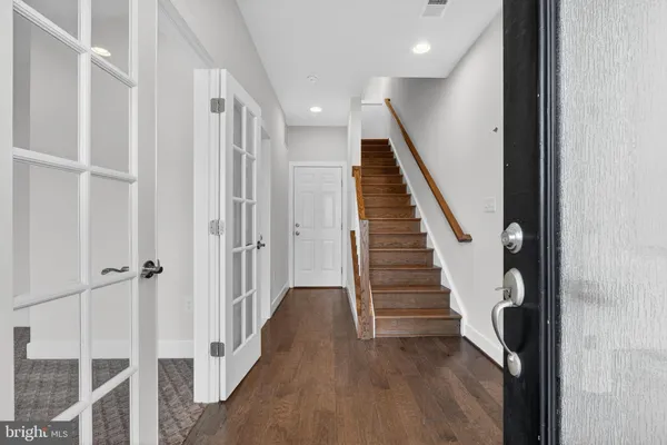 $950,000 | 402 Stabler Lane, Alexandria, VA 22304