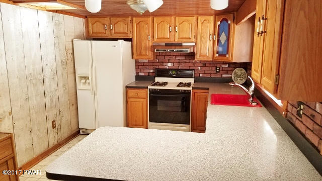 1343 Millcreek Road Newfoundland, PA 18445 - Photo 3 of 29