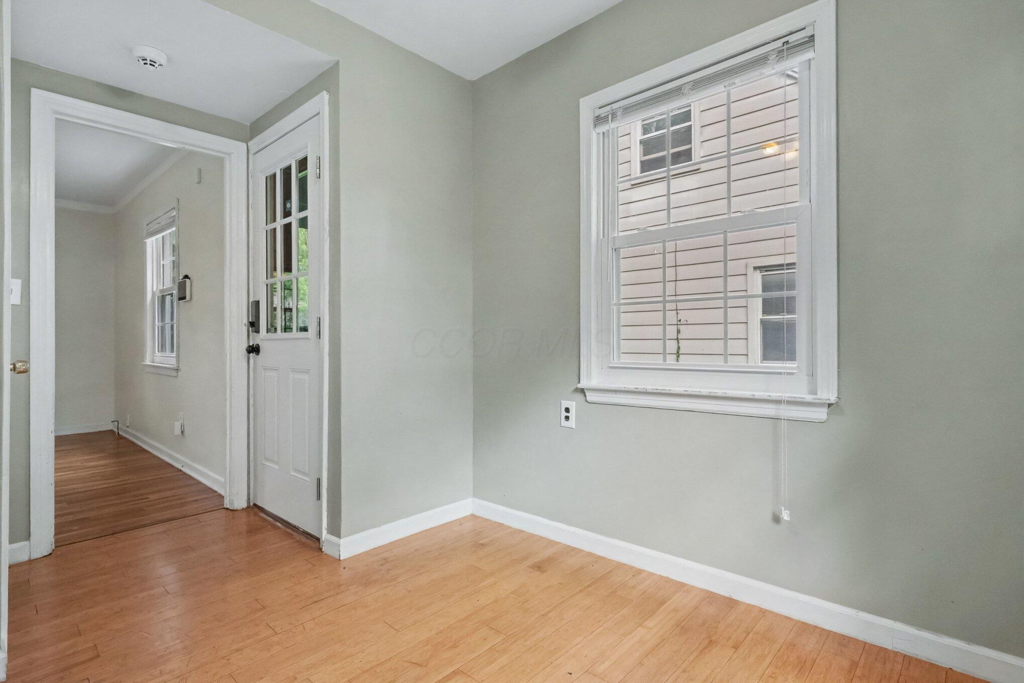 539 Blenheim Road Columbus, OH 43214 - Photo 4 of 35 009_file_2596