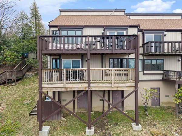 $249,000 | 220 Northridge Road, Unit 7, Beech Mountain, NC 28604