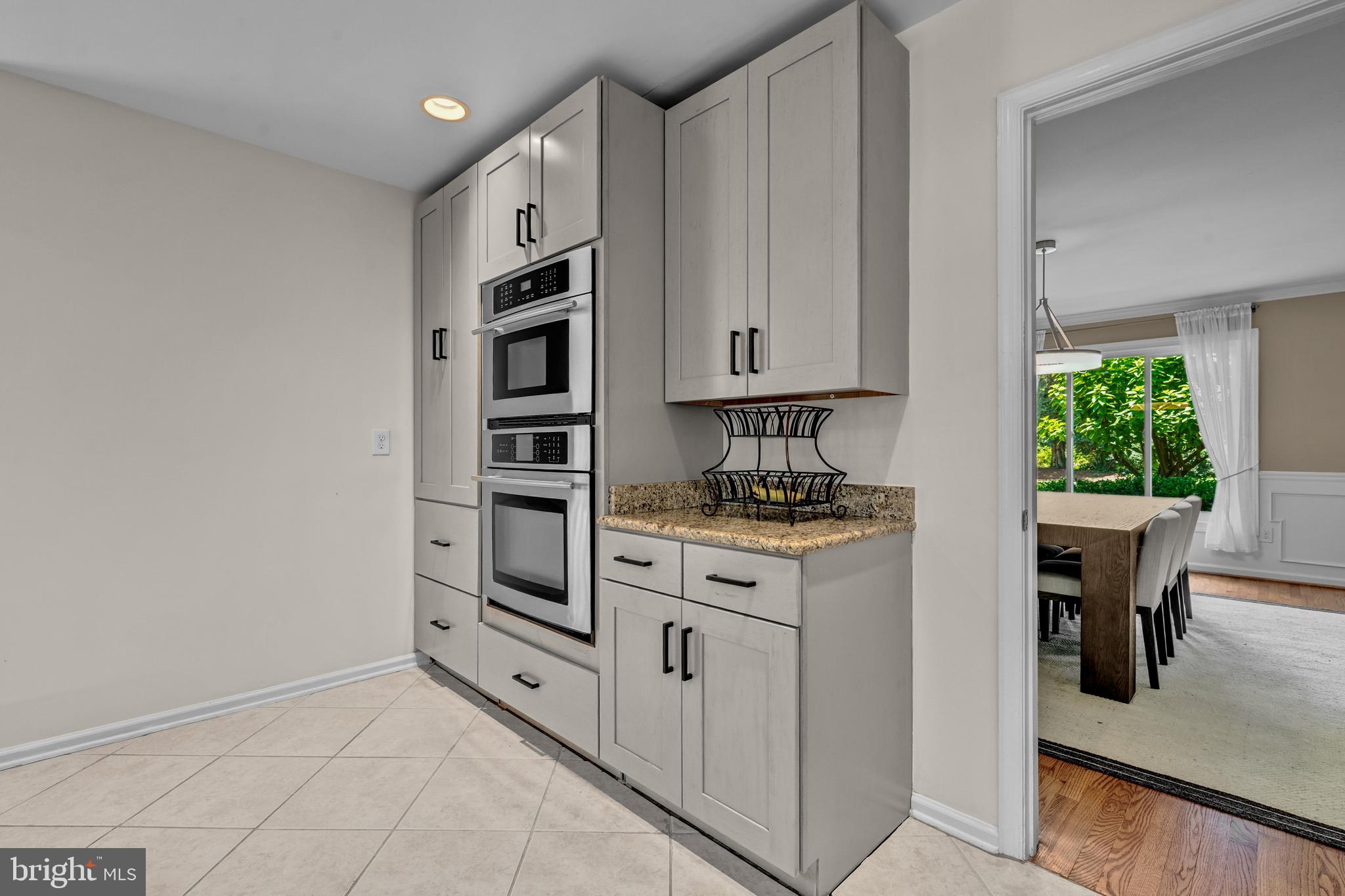 1077 Spring Hill Road McLean, VA 22102 - Photo 16 of 59 Kitchen