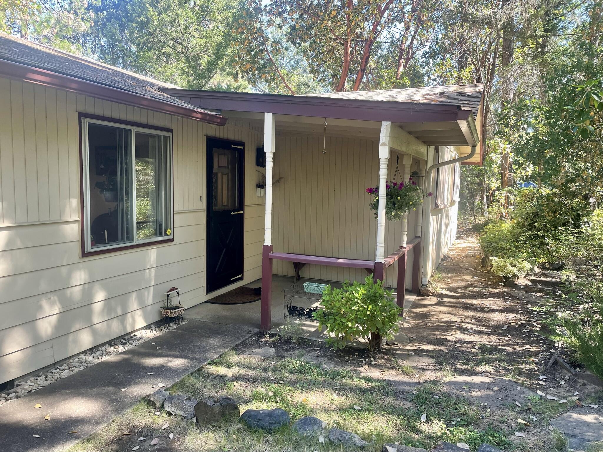 464 Upper Applegate Road Jacksonville, OR 97530 - Photo 2 of 25 2
