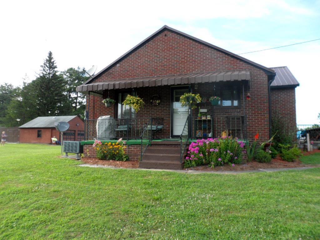 342 Ceylon Road Carmichaels, PA 15320 - Photo 3 of 24 Gallery Image 3
