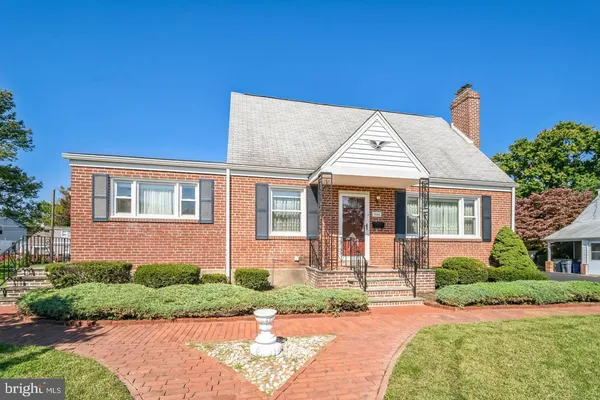 $569,900 | 208 2nd Avenue, Broomall, PA 19008