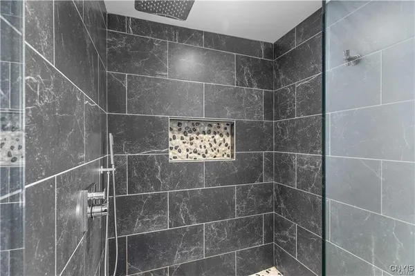 $2,000 | 238 Oriskany Boulevard, Unit 2, Whitestown, NY 13492