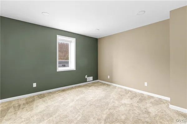 $2,000 | 238 Oriskany Boulevard, Unit 2, Whitestown, NY 13492
