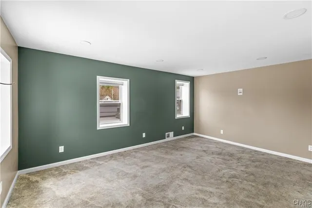 $2,000 | 238 Oriskany Boulevard, Unit 2, Whitestown, NY 13492