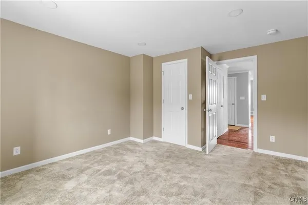 $2,000 | 238 Oriskany Boulevard, Unit 2, Whitestown, NY 13492