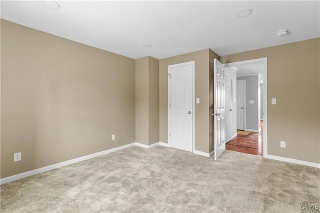 $2,000 | 238 Oriskany Boulevard, Unit 2, Whitestown, NY 13492