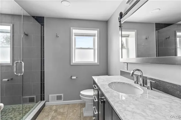 $2,000 | 238 Oriskany Boulevard, Unit 2, Whitestown, NY 13492