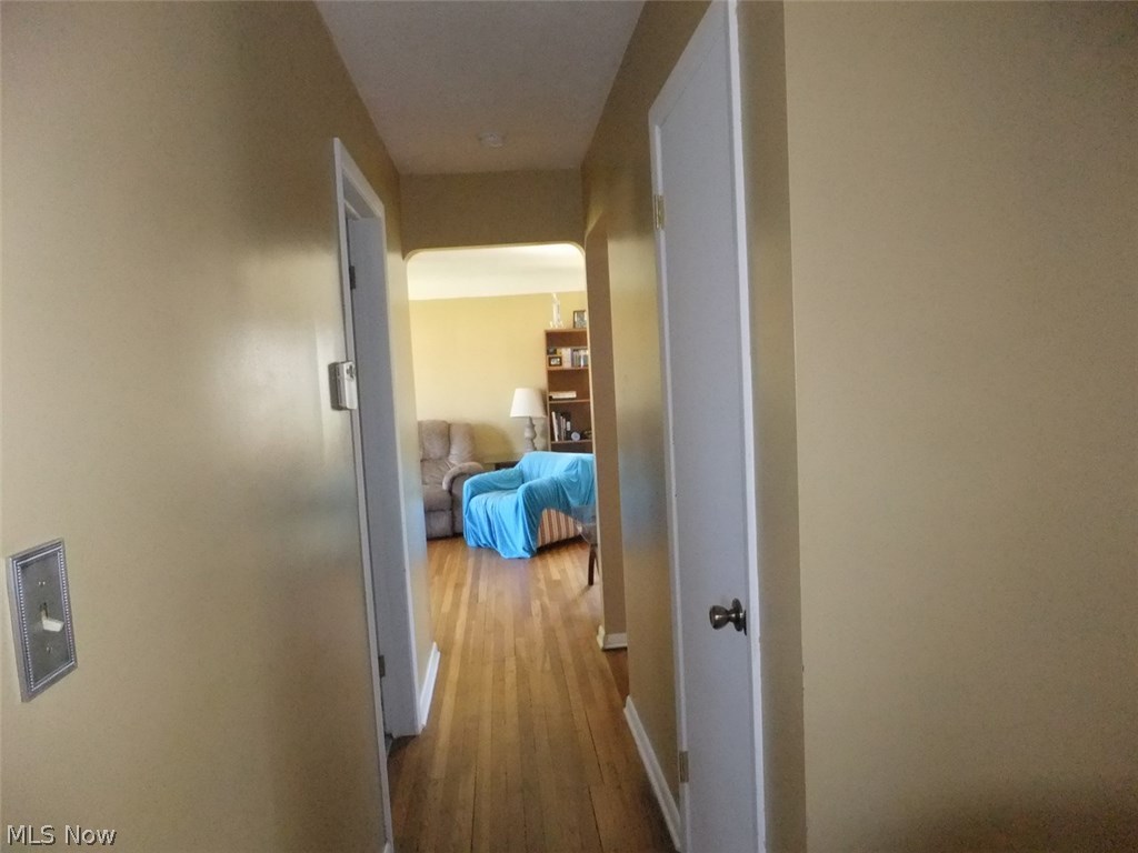 718 Glenhurst Road Willowick, OH 44095 - Photo 4 of 25