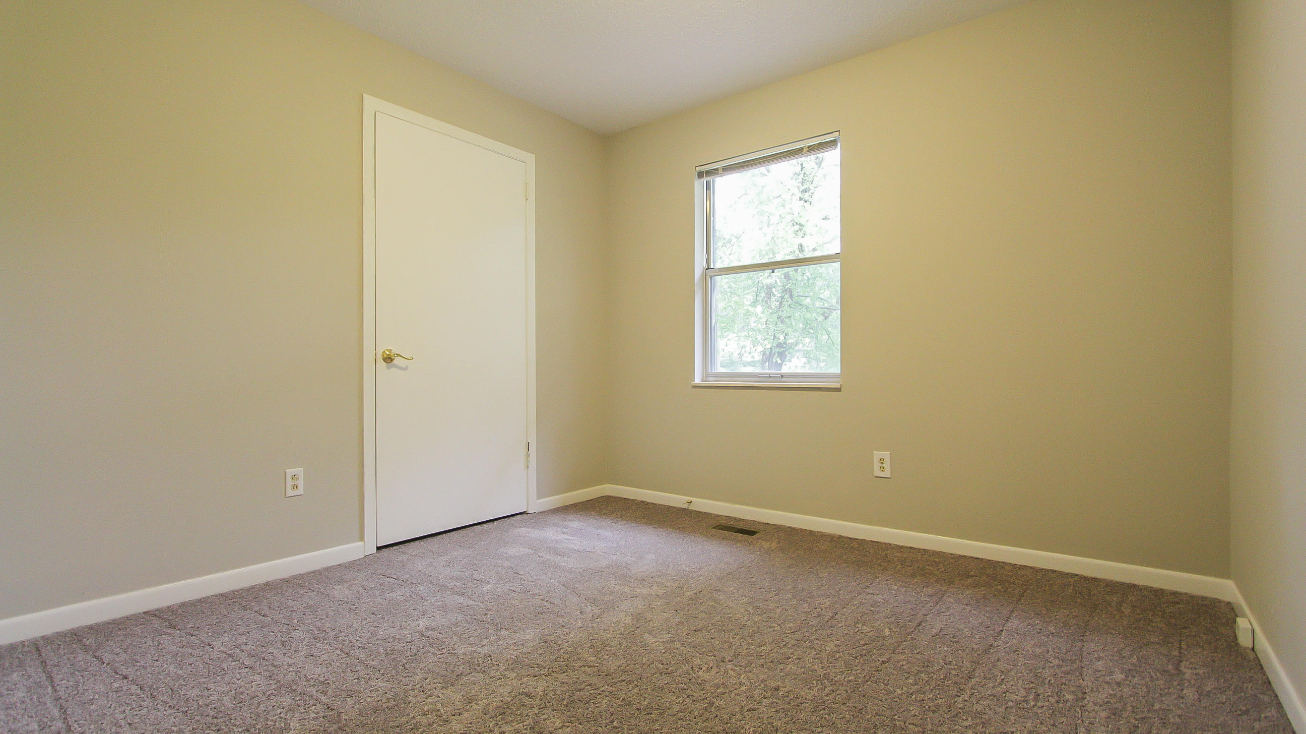 1633 Hart Road Knoxville, TN 37922 - Photo 27 of 40 Bedroom #4 on main level