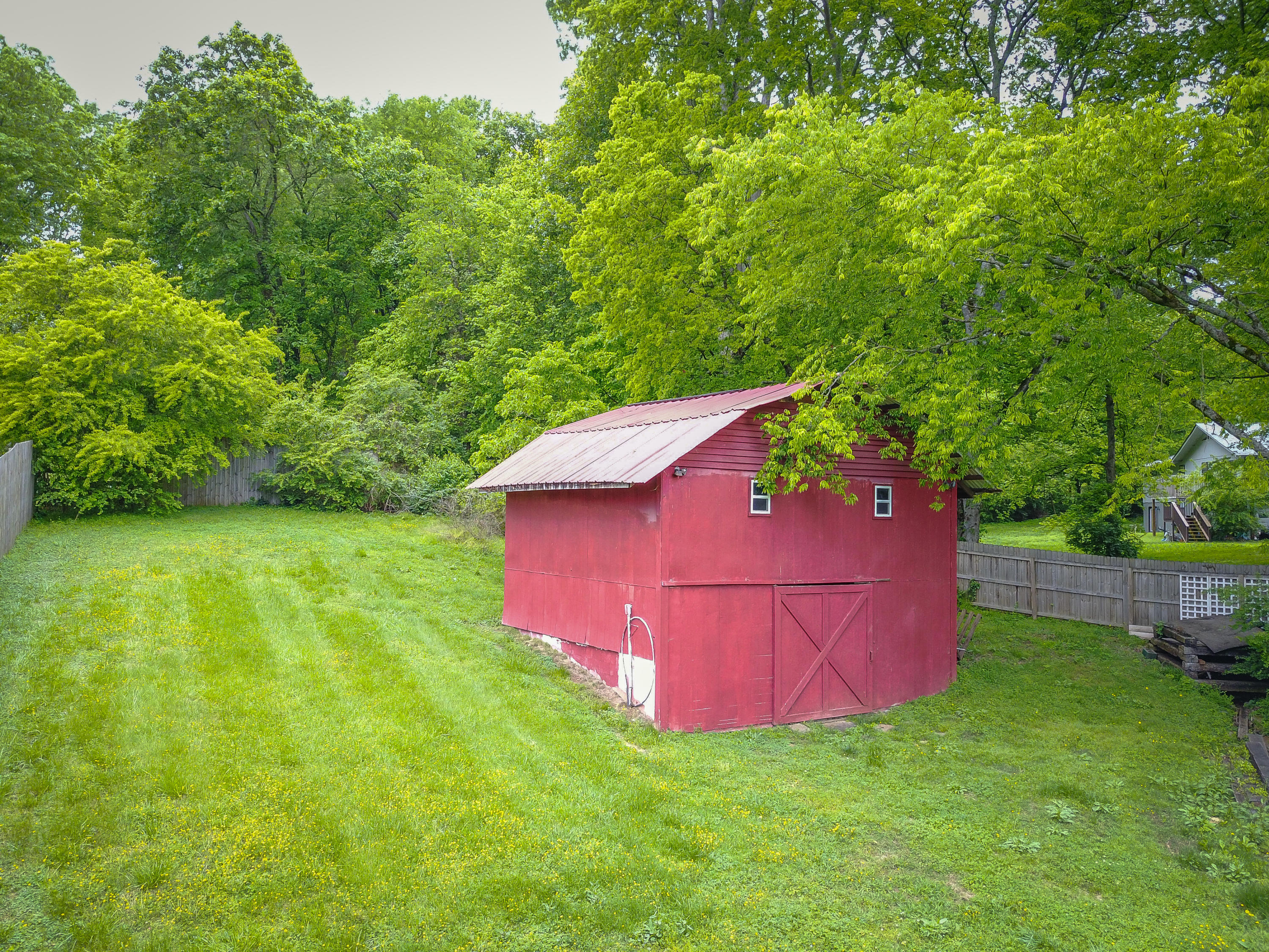 1633 Hart Road Knoxville, TN 37922 - Photo 34 of 40 2 Story Barn